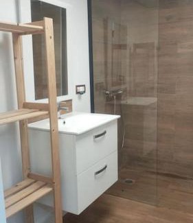 Massamagrell Apartment | Experience the Waves at Siente el Mar with Family-Friendly Fun