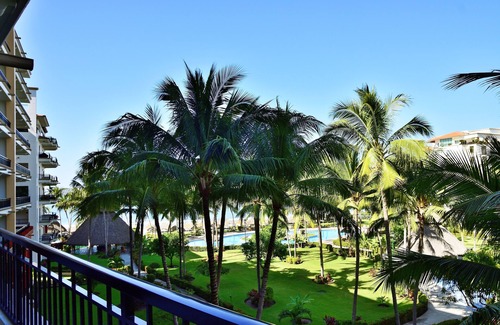 Nuevo Vallarta Condo | Experience Playa Royale: Beachfront Condo with Pool & Wi-Fi