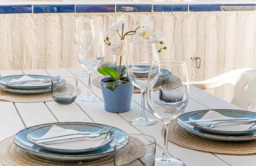 Santa Pola Apartment | Oceanfront Playa Varadero: Guest Rated 9.8 with Pool Access