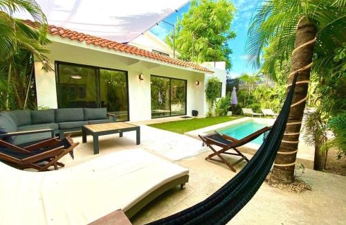 Playacar Beach Villa | Oceanfront Villa Almendra Playacar: Pet Friendly Retreat