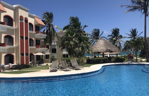 Puerto Morelos Condo | Beachfront PlayaSol Condo with Pool & Steps to the Sand