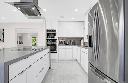 Miami Gardens Villa | Family-Friendly Playhouse with Heated Pool, Gym & Spa