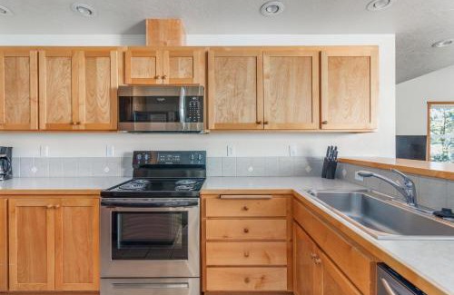 Shorepine Village House | Experience Playhouse: 4-Star Hotel with Family-Friendly Amenities