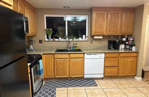 Tri-Cities House | Family Fun Awaits! Pool, Game Room & Pet-Friendly Escape