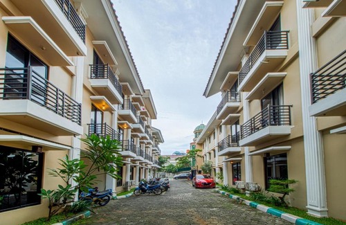 Kuningan House | Budget-Friendly Plaza 68 Residence with Family Amenities