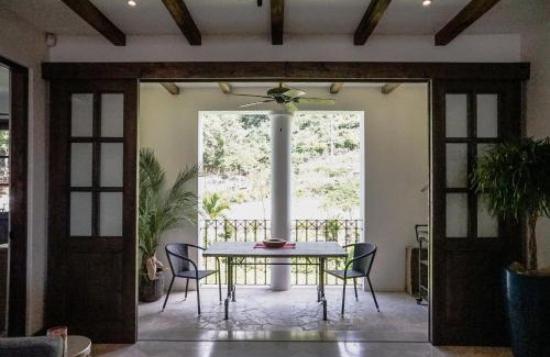 Las Catalinas Apartment | Discover Plaza Carlota 22: Family-Friendly Retreat