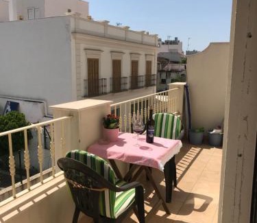 Nerja City Centre Apartment | Oceanfront Oasis: Plaza de España 1 Bedroom Retreat