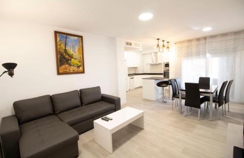 Plaza de Toros-Doctores-San Lazaro Apartment | Family-Friendly Lightbooking Plaza de Toros Granada Awaits
