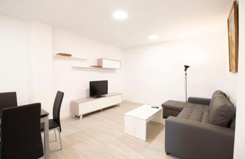 Plaza de Toros-Doctores-San Lazaro Apartment | Family-Friendly Lightbooking Plaza de Toros Granada Awaits