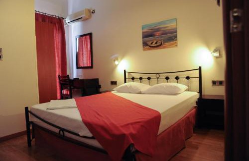Loutraki-Agioi Theodoroi Hotel | Budget-Friendly Plaza Hotel with Family Amenities & Dining