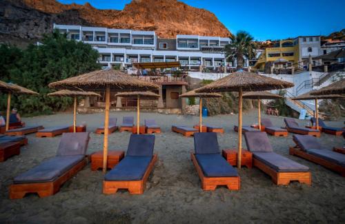 Mirties Hotel | Relax at Plaza Hotel: Oceanfront Pool & Spa Retreat