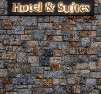 Mirties Hotel | Relax at Plaza Hotel: Oceanfront Pool & Spa Retreat