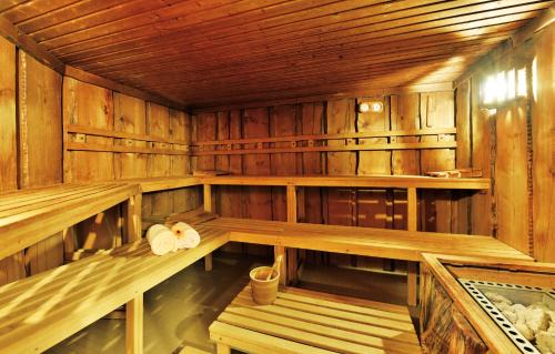 Leonberg Hotel | Discover PLAZA INN Leonberg: Pet-Friendly & Family-Oriented
