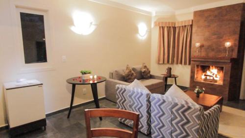 Campos do Jordao Hotel | Pet-Friendly Plaza Inn Week Inn with Oceanfront Pool