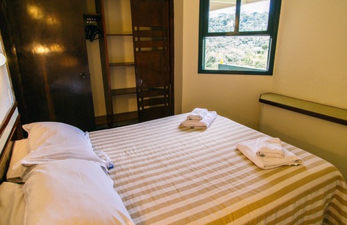Campos do Jordao Hotel | Pet-Friendly Plaza Inn: Relax by the Pool & Spa