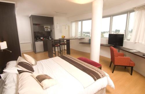 Campana Apartment | Comfortable Plaza Suites Campana: Family-Friendly Getaway