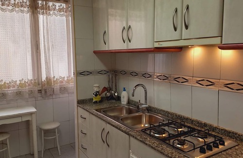 Esquerra de l'Eixample Apartment | Comfortable Plaza Universitat Apartment with Spa & Kitchen
