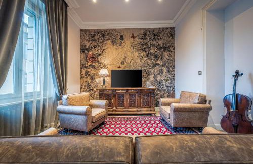 Alba Apartment | Plaza View Apartment in Alba - 4-Star, Family-Friendly Stay