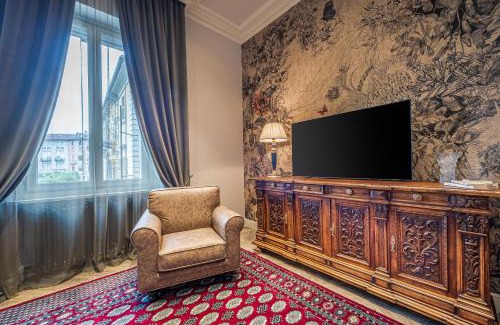 Alba Apartment | Plaza View Apartment in Alba - 4-Star, Family-Friendly Stay