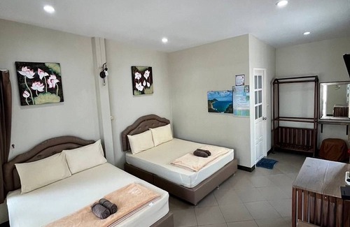 Khlong Khut Hotel | Discover Pleai ta lea Resort: Family-Friendly Getaway