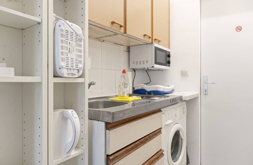 Brigittenau Apartment | Cozy 1BR Apartment Steps from The Danube & Millennium T.