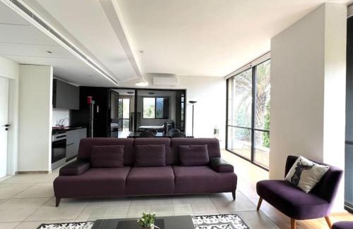 Duhur ash Shuwayr Apartment | Inviting 1BR Apartment with Scenic Green Views - Jamhour