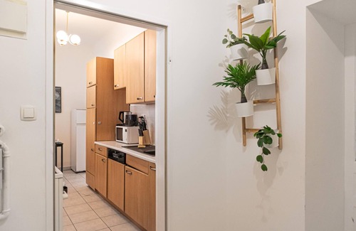 Matzleinsdorf Apartment | Top-Rated 2BR Shared Apartment in Margareten with Breakfast