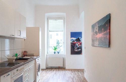 Neulerchenfeld Apartment | Cozy 3BR Shared Apartment near Wiener Stadthalle