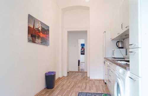 Neulerchenfeld Apartment | Cozy 3BR Shared Apartment near Wiener Stadthalle