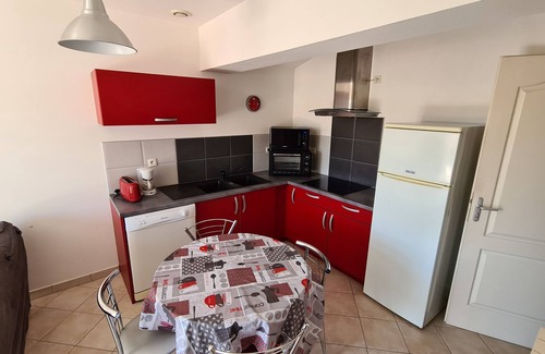Arles Apartment | Relaxing Apartment in Quiet Neighborhood with Pool & Spa
