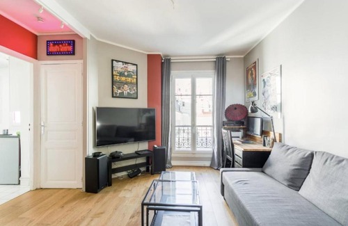 Quartier de la Maison-Blanche Apartment | Comfortable 4-Star Apartment in the Vibrant Asian District