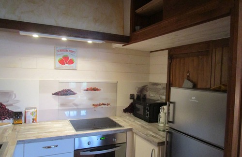 Fresnay-sur-Sarthe House | Delightful Cottage by Sarthe with Pool and Pet-Friendly