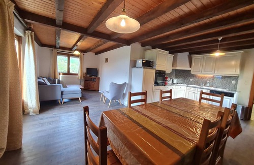 Basse-sur-le-Rupt Cottage | Cozy Gite Basse-sur-le-Rupt: Relax with Spa & Kitchen
