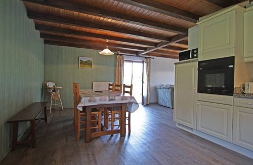 Basse-sur-le-Rupt Cottage | Cozy Gite Basse-sur-le-Rupt: Relax with Spa & Kitchen