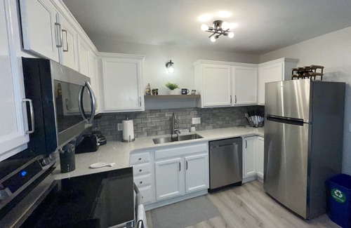 Cary House | Unforgettable Stay at Downtown Cary City Ranch - 10/10 Rating