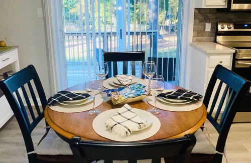 Cary House | Unforgettable Stay at Downtown Cary City Ranch - 10/10 Rating
