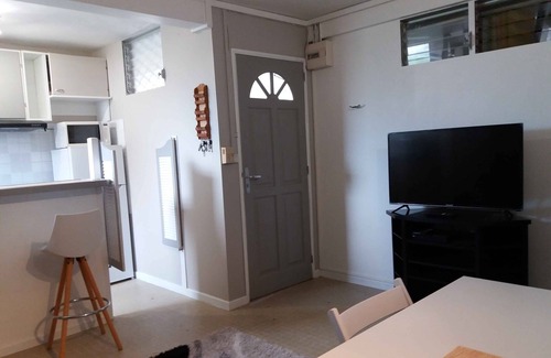Schoelcher Apartment | Cozy F2 with Oceanfront Views and Family-Friendly Amenities