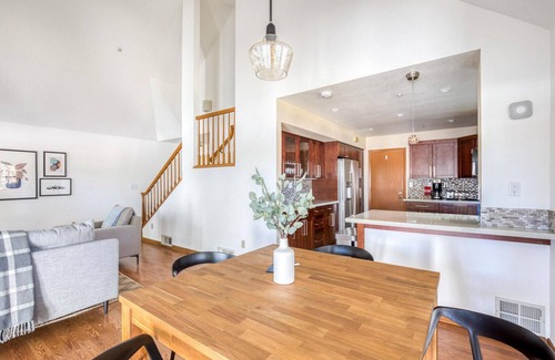 Foster City House | Welcoming Foster City 3BR with Patio, Near Parks & Transit
