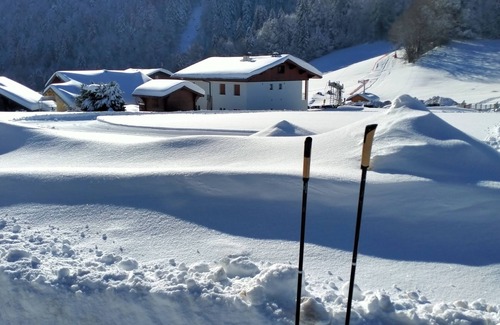Hirmentaz Apartment | Charming Studio for 4 in Haute Savoie: Lakes & Mountains