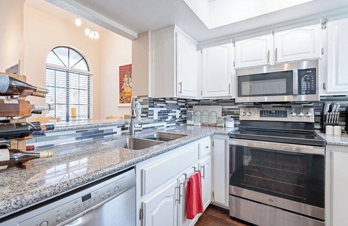 La Contessa Condo | Comfortable Front Quarters with Pool and Kitchen Amenities