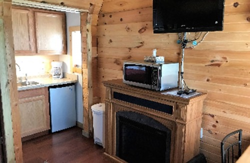 Lyons Cottage | Guest Rated: 9.2 at Pleasant Grove Farm LLC - Pet Friendly Stay