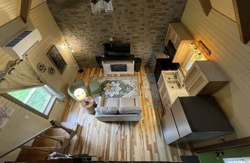 Lyons Cottage | Guest Rated: 9.2 at Pleasant Grove Farm LLC - Pet Friendly Stay