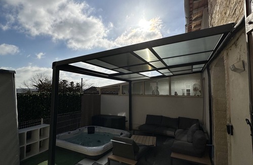 Le Fief-Sauvin House | Elegant Retreat with Spa, Ideal for Families and Pets
