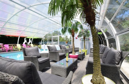 Courtil House | Inviting Holiday Home with Sauna and Hot Tub in Courtil