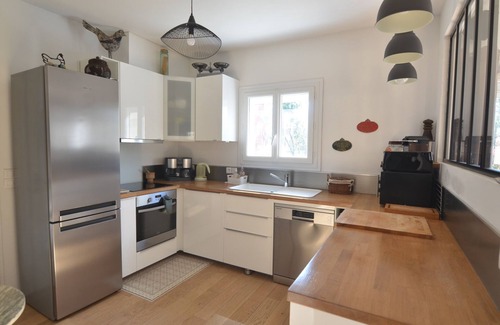 Andernos-les-Bains House | Inviting House with Heated Pool Near Beach & Ocean Views