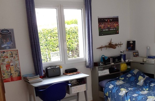 Ploeren House | Inviting Getaway at Pleasant House in Gulf of Morbihan