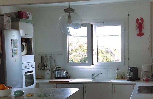 Ploeren House | Inviting Getaway at Pleasant House in Gulf of Morbihan