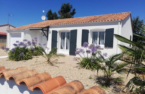 LʼIle-dʼOlonne House | Idyllic Retreat Near Les Sables d'Olonne with Spa & Hot Tub