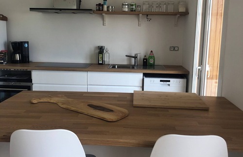 Wissant House | Pleasant house in quiet neighborhood with garage and fenced garden.