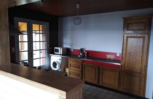 Saint-Diery House | Cozy Retreat in Auvergne Volcanoes with Pool & Spa